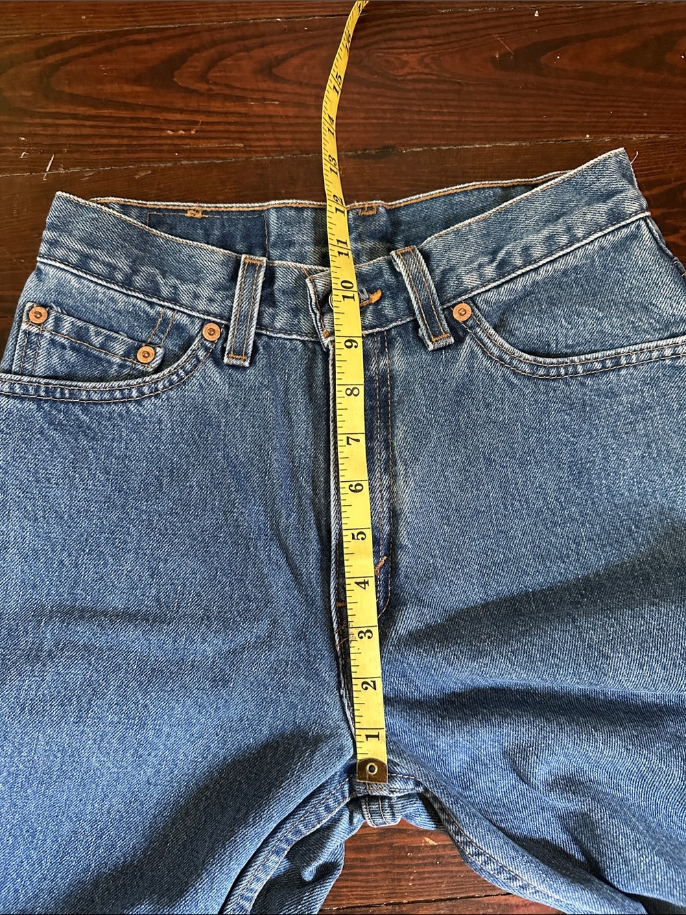 Vintage Levi's 512 Straight-Leg Women's Jeans in Blue Denim High Rise Waist - Picture 6 of 10